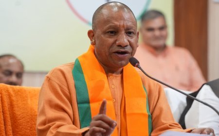 योगी आदित्यनाथ ने बांटे नियुक्ति पत्र, बोले- अब नौकरी के लिए सिफारिश की जरूरत नहीं