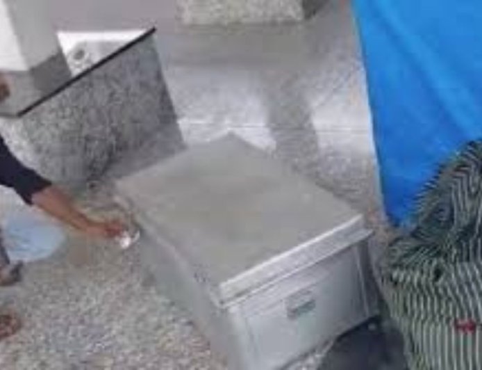 लखनऊ स्टेशन पर बक्से में मिली युवती की सिर कटी लाश,  मचा हड़कंप