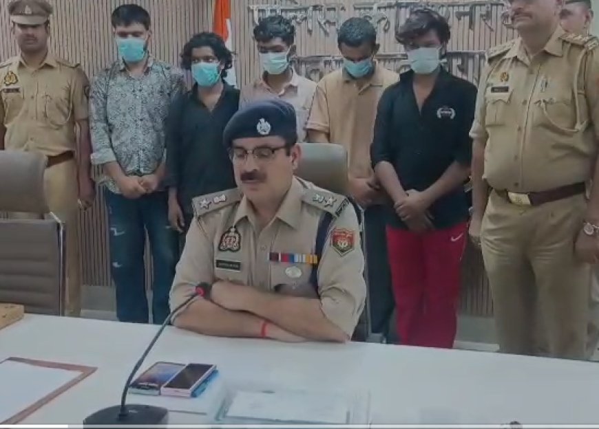 ग्रेटर नोएडा में लिफ्ट देकर लूट करने वाला गैंग गिरफ्तार, 20 मोबाइल और दो कार बरामद