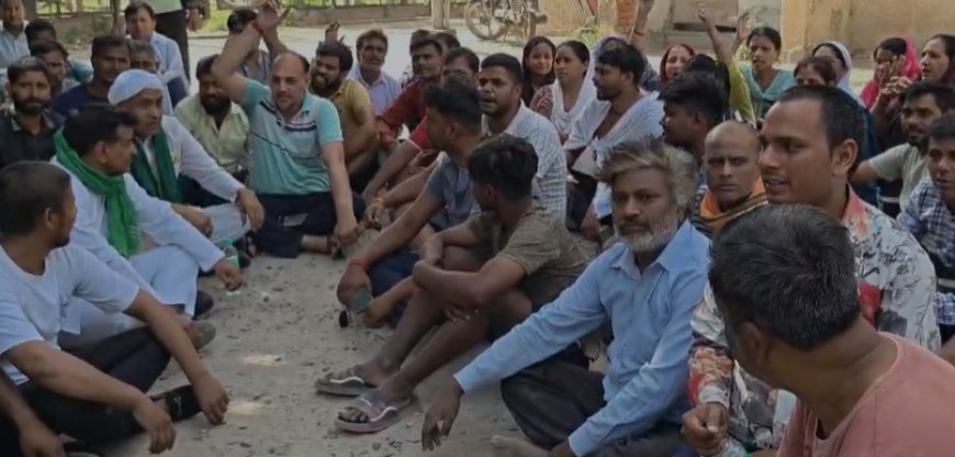 नोएडा में बिजली संकट पर बवाल, लोगों का फूटा गुस्सा; सेक्टर-65 बिजली घर पर प्रदर्शन