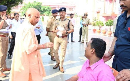 'पात्र लोगों को हर हाल में मिले सरकारी योजनाओं का लाभ', जनता दर्शन में सीएम योगी का बड़ा संदेश