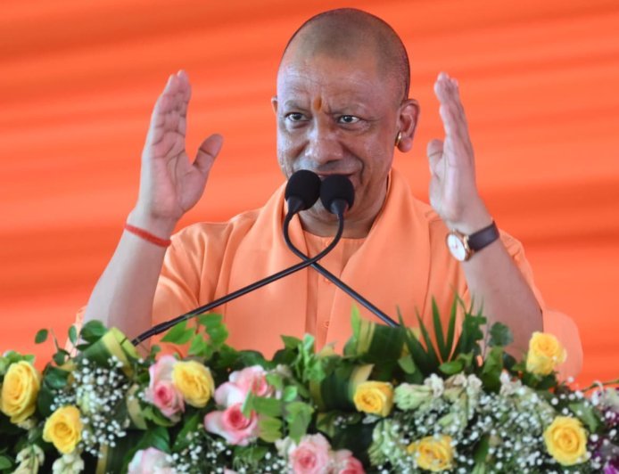 रामभक्तो पर लाठी गोली चलाने वाले कर रहे आस्था  की वकालत :सीएम
