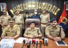 नोएडा थाना सेक्टर 20 पुलिस द्वारा घरों मे चोरी करने वाले चोर गिरफ्तार