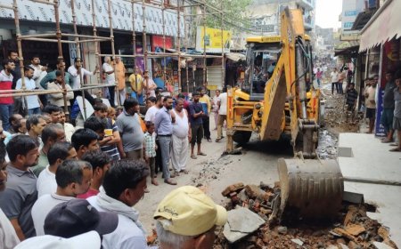 पूर्व विधायक सत्यवीर सिंह गुर्जर ने ग्राम वासियों की एकजुटता की सराहना करते हुए