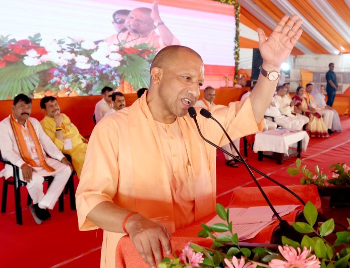 मुख्यमंत्री योगी आदित्य नाथ ने कहा अयोध्या जी मे हनुमानगढ़ी की सीढ़ीओ पर नमाज पढ़वाने का पाप सपा व कांग्रेस ने किया