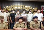 थाना सेक्टर 39 नोएडा पुलिस द्वारा अंतरराज्यीय वाहन चोर गिरोह के 04 अभियुक्त गिरफ्तार, कब्जे/निशादेही से चोरी की 12  मोटर साईकिल व घटना मे प्रयुक्त 01 वैगनार कार एवं 02 अवैध चाकूू बरामद।