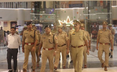 पुलिस कमिश्नर गौतमबुद्धनगर लक्ष्मी सिंह के निर्देशन में डीसीपी ग्रेटर नोएडा रवि शंकर निम द्वारा एडीसीपी ग्रेटर नोएडा संतोष कुमार व एसीपी-1 ग्रेटर नोएडा कृष्ण पाल सिंह के साथ मय स्थानीय पुलिस बल के आगामी स्वतंत्रता दिवस पर सुरक्षा व्यवस्था के दृष्टिगत