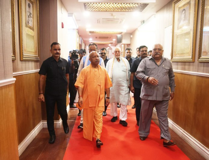 यूपी के खाते में एक और उपलब्धि, मशरूम उत्पादन में शीर्ष पर योगी सरकार की नीतियों का असर, वर्ष में 51 हजार मीट्रिक टन उत्पादन कर बनाया कीर्तिमान देश के कुल मशरूम उत्पादन में 13 प्रतिशत हिस्सेदारी यूपी की