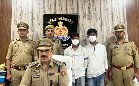 थाना सेक्टर- 63 पुलिस द्वारा मोबाईल स्नेचिंग/चोरी करने वाले गिरोह के 02 अभियुक्त गिरफ्तार, अभियुक्तगण के कब्जे से स्नेचिंग/चोरी के 31 मोबाईल फोन व 01 अवैध चाकू, घटना में प्रयुक्त मोटरसाइकिल बरामद।