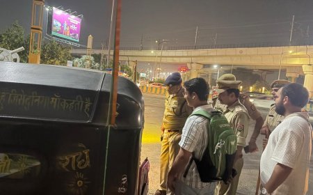 थाना सेक्टर-24 क्षेत्रांतर्गत नोएडा सेक्टर-52 मेट्रो स्टेशन के पास फुट पेट्रोलिंग कर सुरक्षा व्यवस्था का जायजा लिया गया