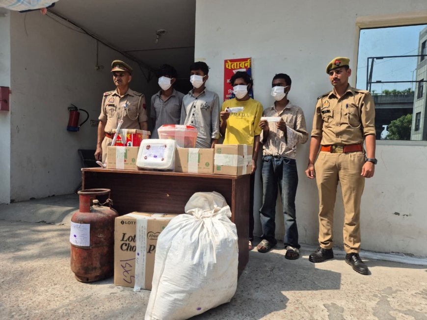 थाना सेक्टर-24 पुलिस द्वारा चोरी करने वाले गैंग का पर्दाफाश करते हुए 04 अभियुक्त गिरफ्तार, कब्जे/ निशानदेही से चोरी किया गया सामान, चोरी करने में प्रयुक्त लोहे की सब्बल व अवैध शस्त्र बरामद।